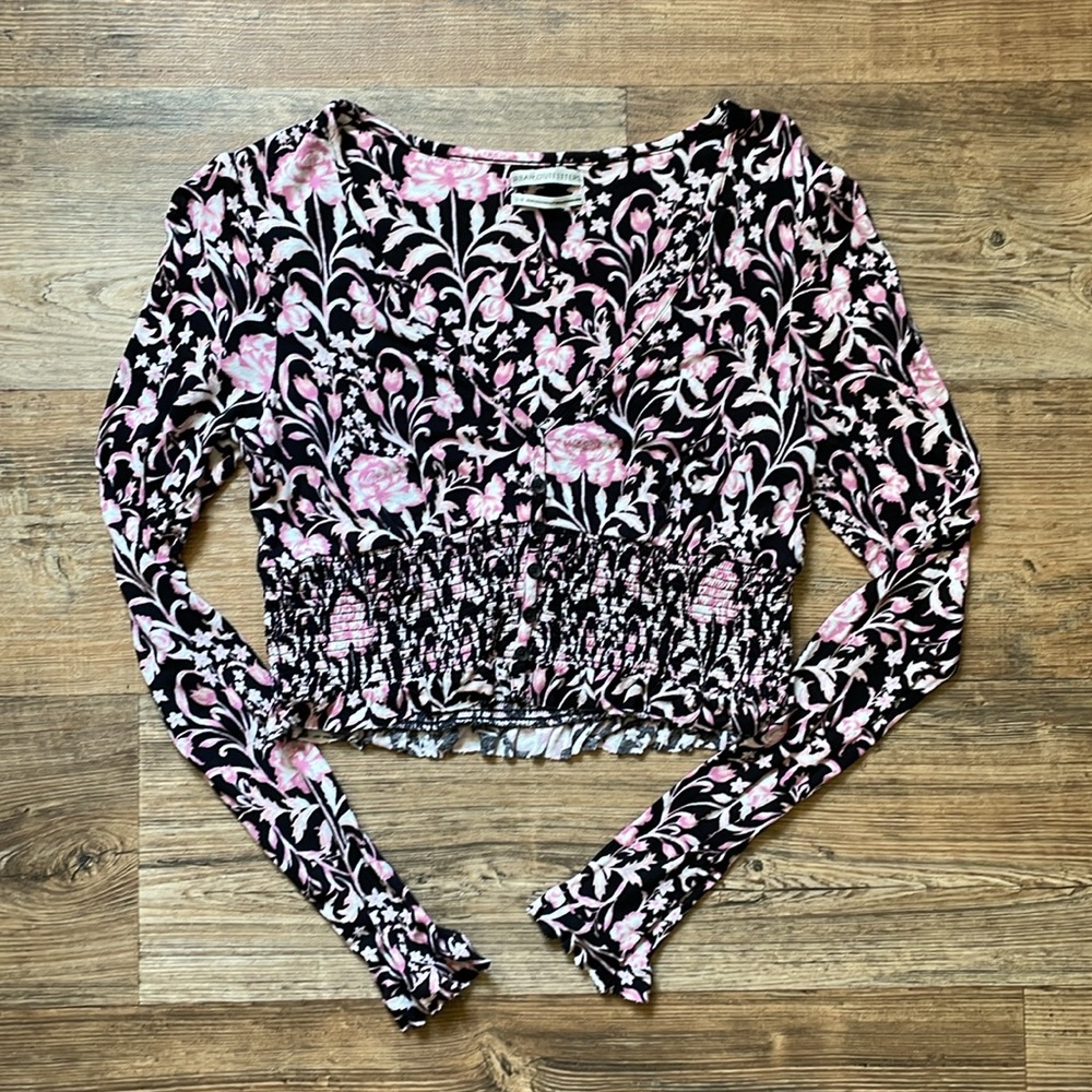Urban Outfitters Crop Top V Neck Long Sleeve